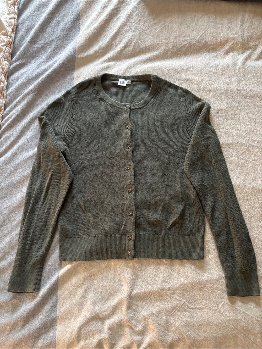 Gap Classic Crewneck Button-Front Women's Sweater - Olive Green